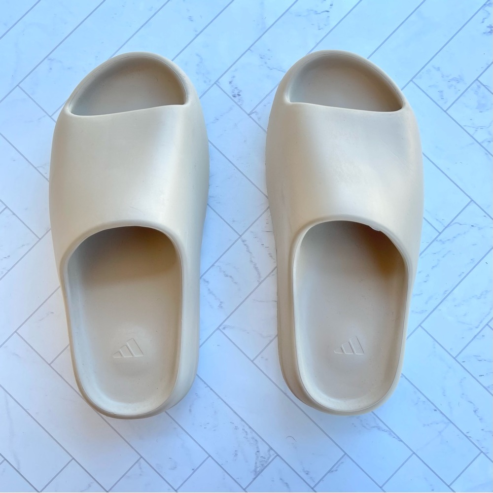 NEVER WORN Adidas Yeezy Slides 'BONE'